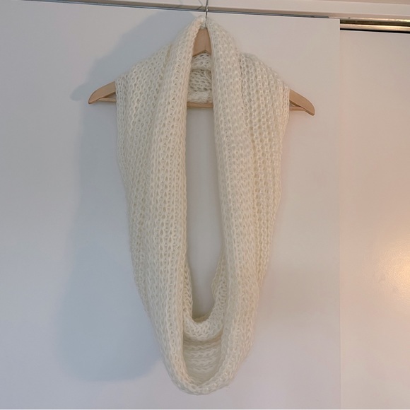 NEW wool infinity Scarf - Picture 1 of 3